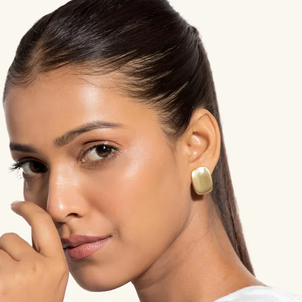 Hug_Me_Stud_Earrings_Joie_De_Vivre