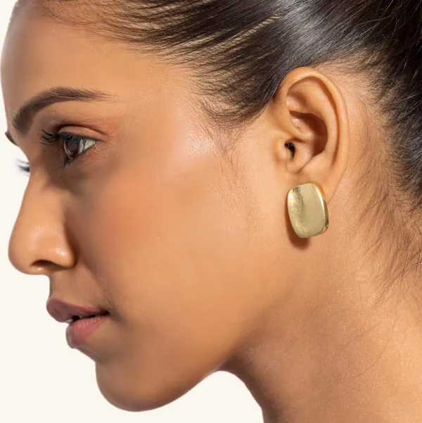 Hug_Me_Stud_Earrings_Joie_De_Vivre