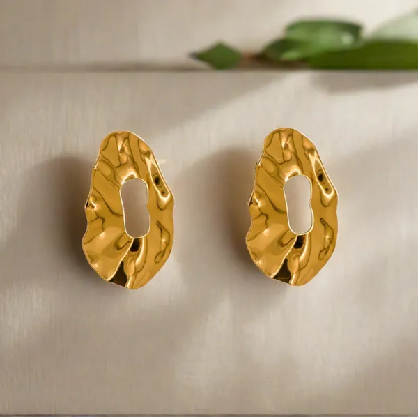 Lilly_Gold_Danglers_Joie_De_Vivre