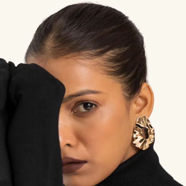 Lilly_Gold_Danglers_Joie_De_Vivre