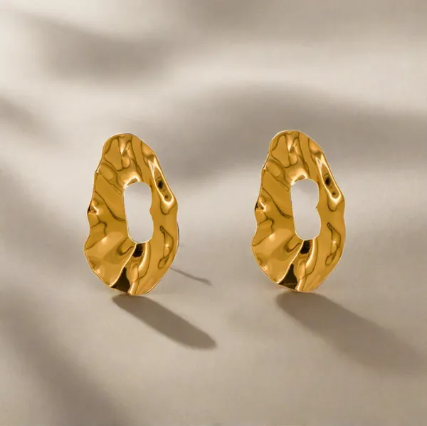 Lilly_Gold_Danglers_Joie_De_Vivre