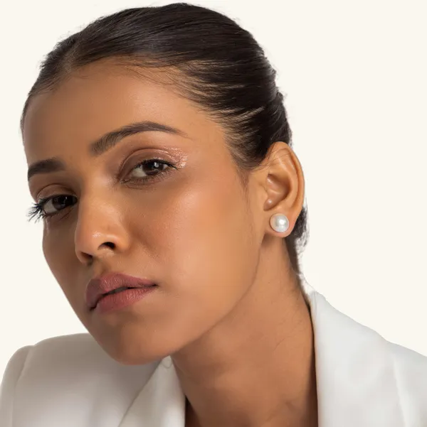 Pearl_Stud_Earrings_Joie_De_Vivre