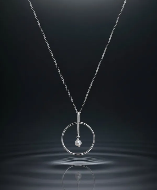 Crystal_Pearl_Silver_Necklace_Whispering_Silver