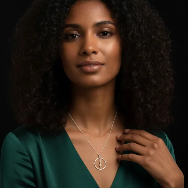 Crystal_Pearl_Silver_Necklace_Whispering_Silver