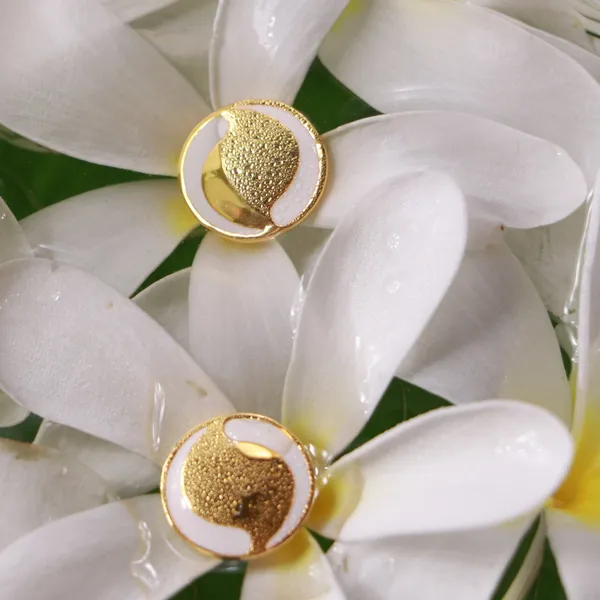 Hand_Painted_Button_Earrings_White_Blooming_Gardens
