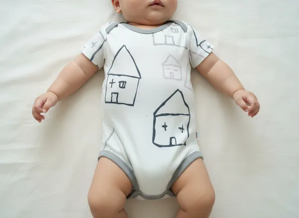 White_Cotton_Baby_Bodysuit_For_Baby_Boys_And_Girls