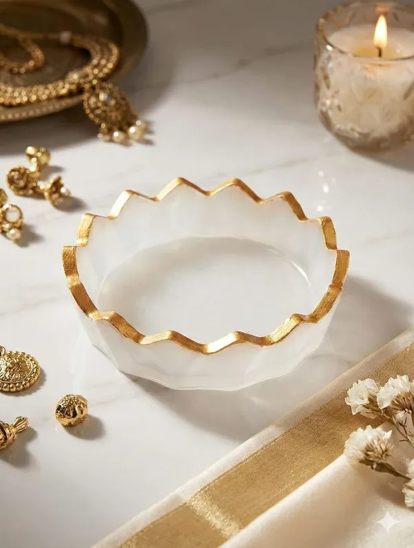 Selenite_Charging_Bowl_|_Crystal_Cleansing_And_Pyrite_Charging_Plate_|_White_And_Golden