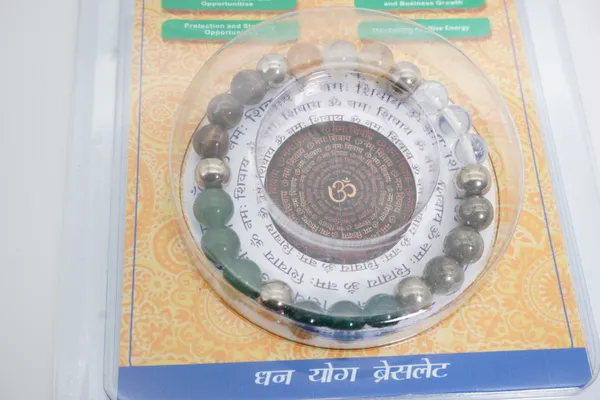 Wealth_And_Prosperity_Bracelet_|_Dhan_Yog_Crystal_8_Mm_|_Certified_Money_Magnet_|_Multicolor