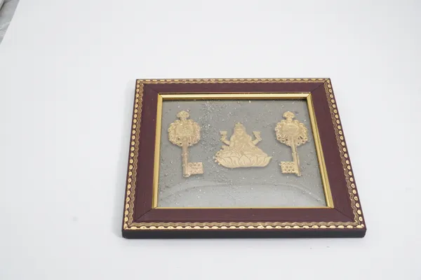 Antique_Gold_And_Brown_Lakshmi_Pyrite_Frame