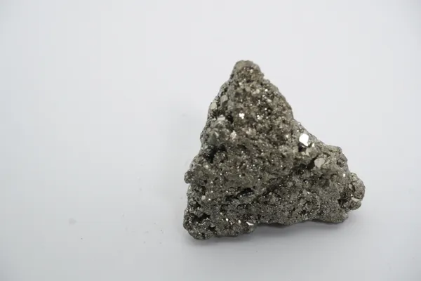 Natural_Pyrite_Raw_Stone_|_Money_Magnet_Crystal_|_Approx_50_-_70_Gm_|_Wealth_And_Protection_Stone_|_Metallic_Gold_And_Silver
