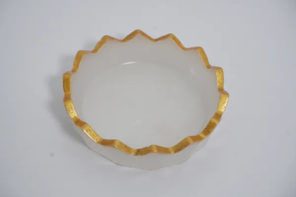 Selenite_Charging_Bowl_|_Crystal_Cleansing_And_Pyrite_Charging_Plate_|_White_And_Golden