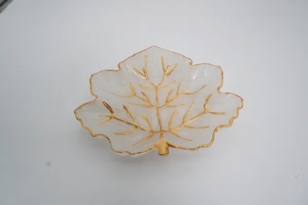 Selenite_Leaf_Charging_Bowl_|_Crystal_Cleansing_Plate_For_Pyrite_And_Healing_Stones_|_White_And_Golden