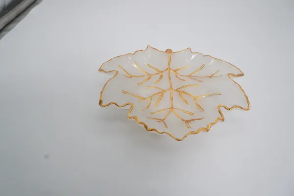 Selenite_Leaf_Charging_Bowl_|_Crystal_Cleansing_Plate_For_Pyrite_And_Healing_Stones_|_White_And_Golden