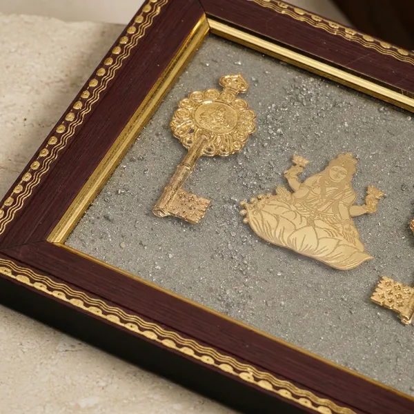 Antique_Gold_And_Brown_Lakshmi_Pyrite_Frame