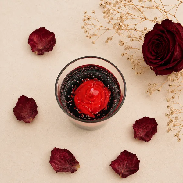 Sunken_Rose_—_Oud_&_Royal_Rose