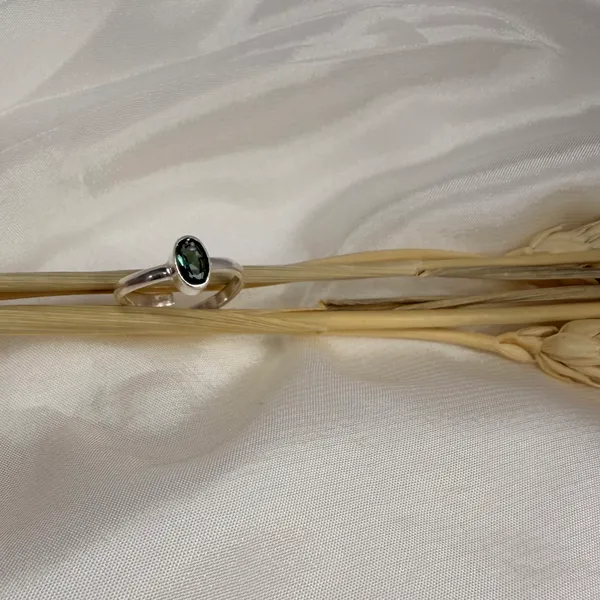 Silver_And_Green_Teal_Tourmaline_Finger_Ring_For_Women