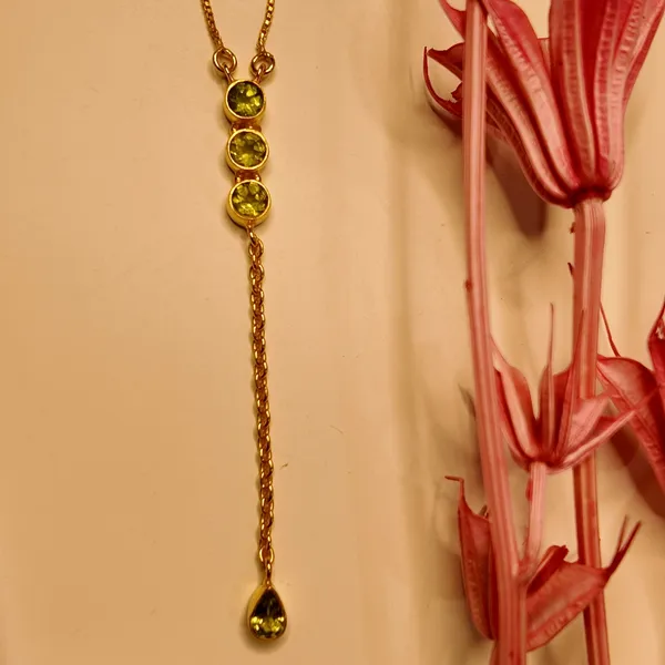 Gold_And_Green_Natural_Peridot_Necklace__For_Women