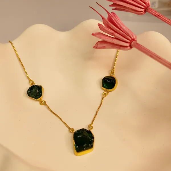 Gold_And_Green_Hydro_Neck_Piece_For_Women