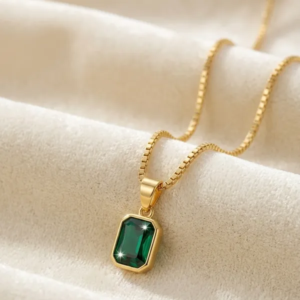 Emerald-Cut_Green_Solitaire_Pendant_Necklace