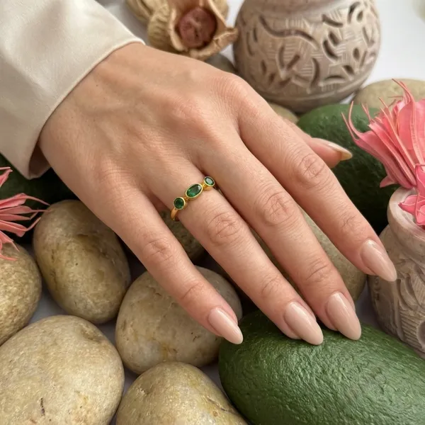 Emerald_blossom_ring