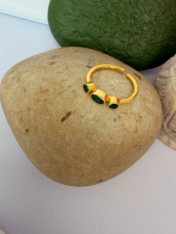 Emerald_blossom_ring