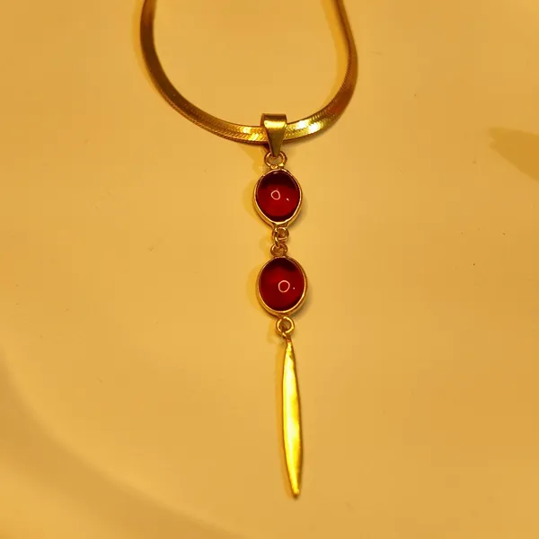 Gold_And_Red_Hydro_Stone_Pendent_For_Women