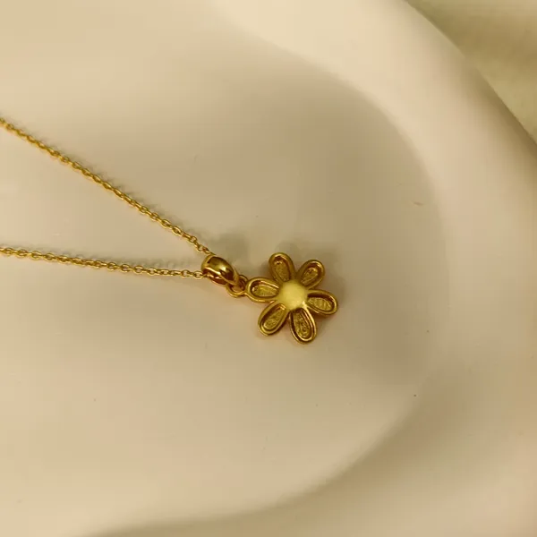 Gold_And_Black_Onyx_Mangalsutra_For_Women