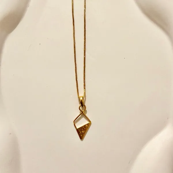 Gold_And_Rhombus_Shaped_Pendent,_Silver_With_Plating_Neck_Piece_For_Women