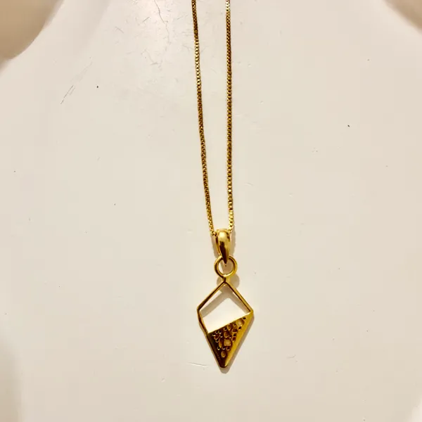 Gold_And_Rhombus_Shaped_Pendent,_Silver_With_Plating_Neck_Piece_For_Women