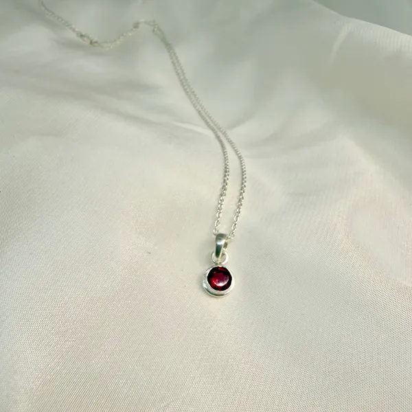 Silver_And_Red_Ruby_Hydro_Neckpiece_Chain_With_Pendent_For_Women