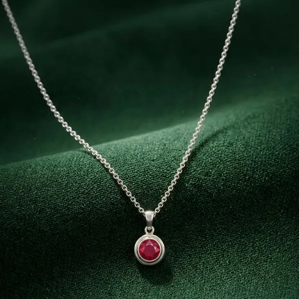 Round_Garnet_Bezel_Pendent_Neckpiece