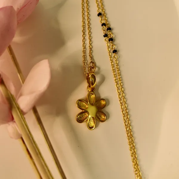 Gold_And_Black_Onyx_Mangalsutra_For_Women