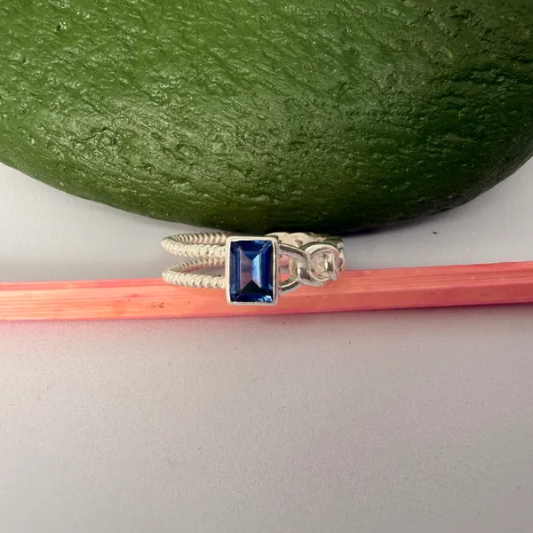 Sapphire_link_ring