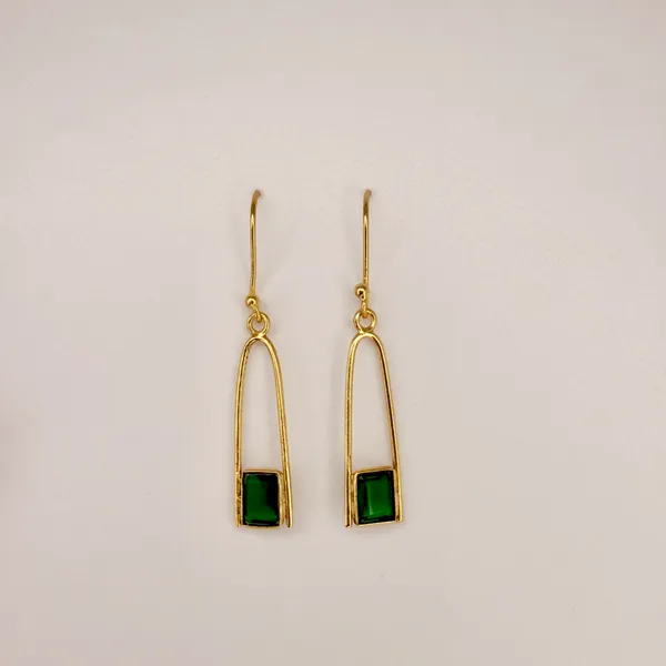 The_arch_emerald_earring