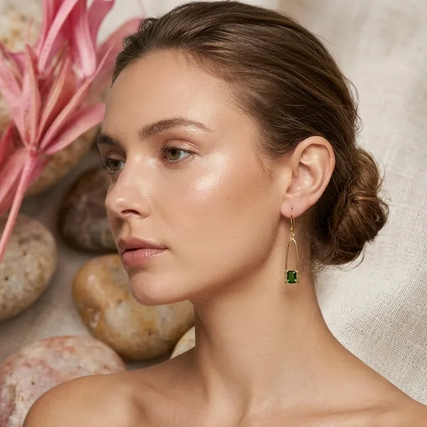 The_arch_emerald_earring