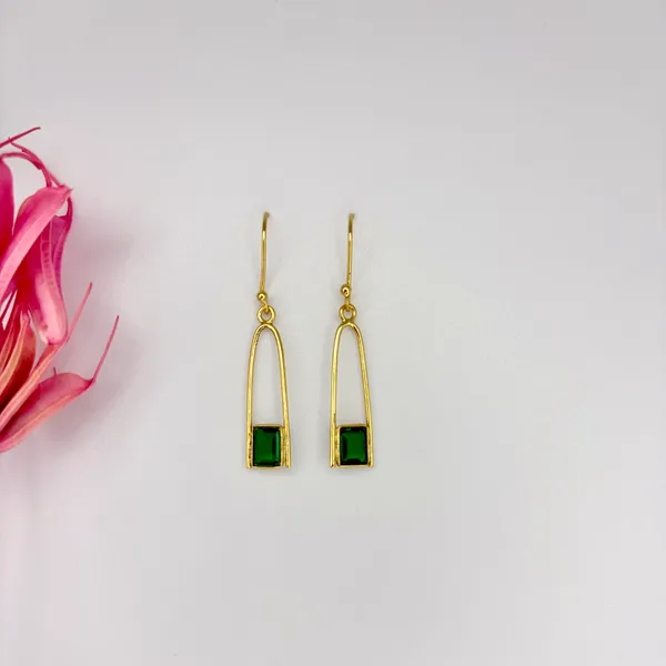 The_arch_emerald_earring