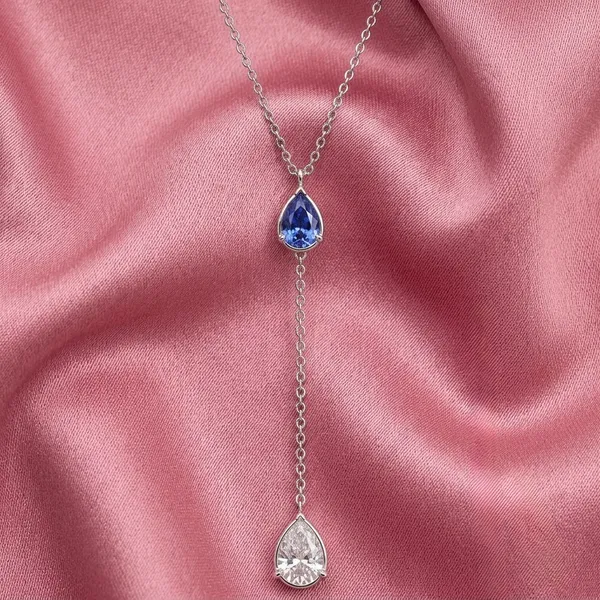 The_midnight_dew_necklace
