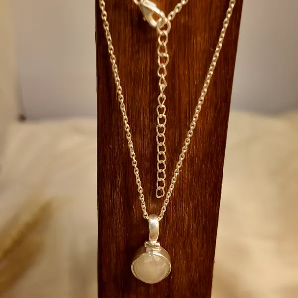 Silver_Natural_Rainbow_Moonstone,_Chain_With_Pendent_For_Women