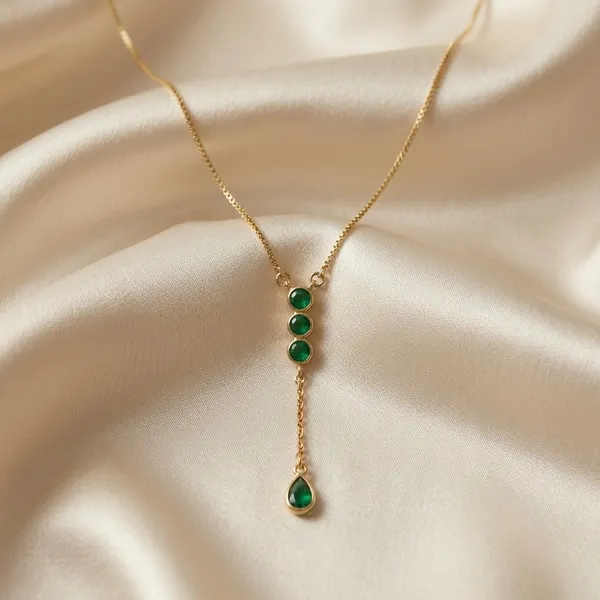 The_Emerald_Lariat_Neckpiece