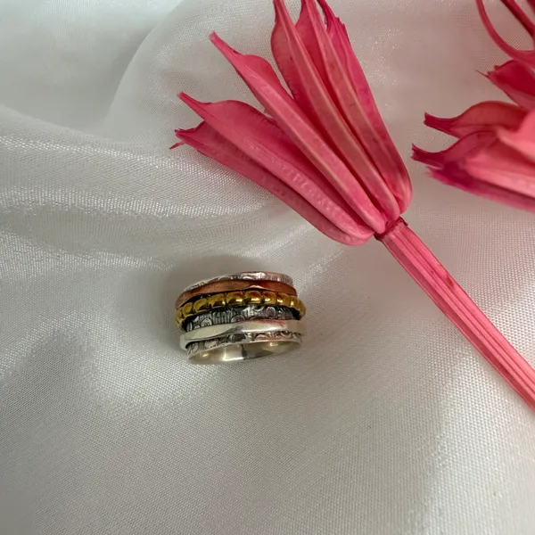 Silver_And_Gold_Premium_Finger_Ring_For_Women