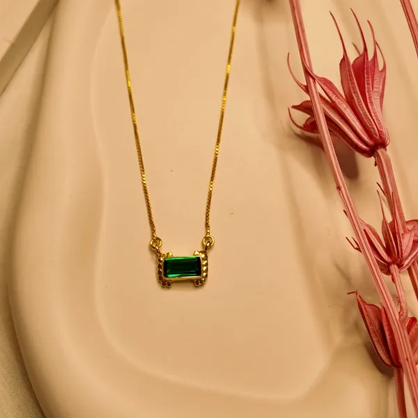 Gold_And_Green_Hydro_Chain_With_Pendent_For_Women