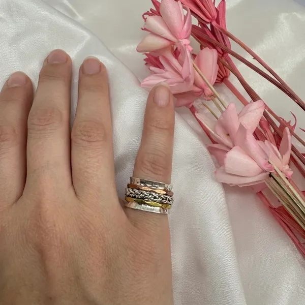 Silver_And_Gold_Finger_Ring_For_Women