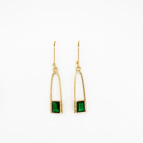 The_arch_emerald_earring