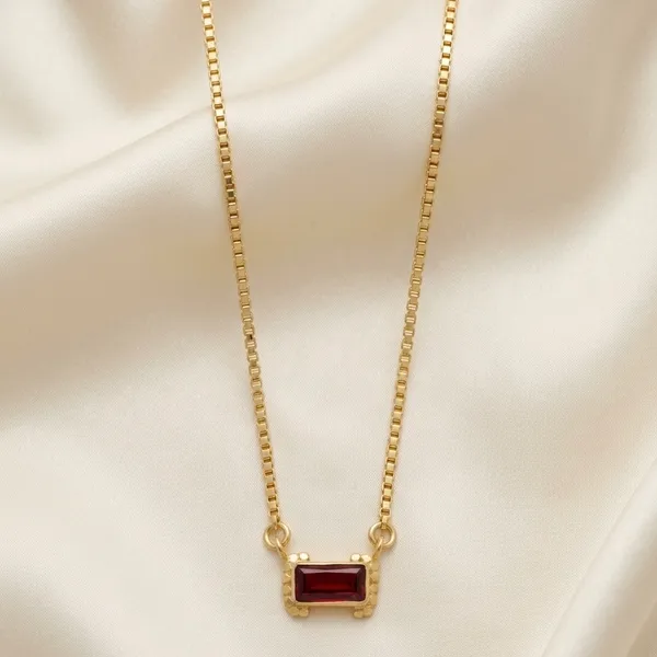Horizontal_Red_Ruby_Neckpiece_