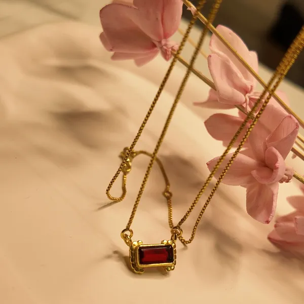 Red_Ruby_Hydro_Neck_Piece_For_Women