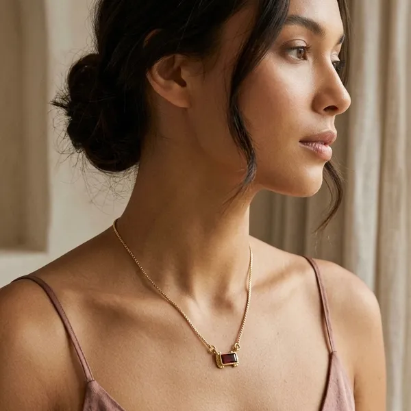Horizontal_Red_Ruby_Neckpiece_