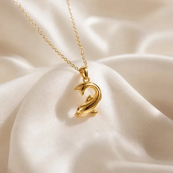 Nera_Pendant_Necklace_|_Anti-Tarnish_Jewellery