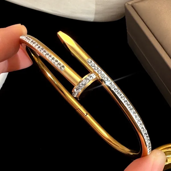 Clavora_Bracelet_|_Anti-Tarnish_Jewellery