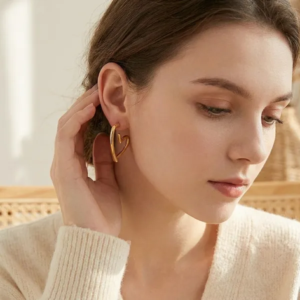 Eluvia_Hoop_Earrings_|_Anti-Tarnish_Jewellery