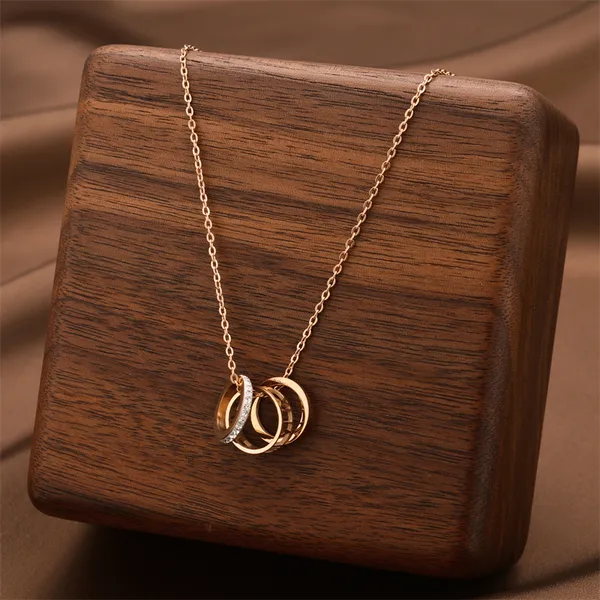 Interluvia_Pendant_Necklace_|_Anti-Tarnish_Jewellery